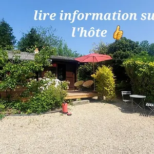 En Pleine Nature Au Bord D'un Etang Lanvallay